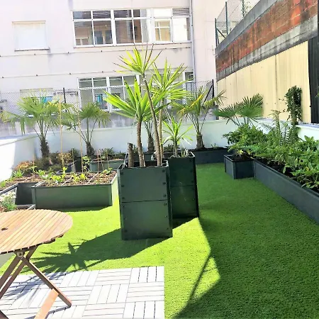 Apartment 4 De Autor