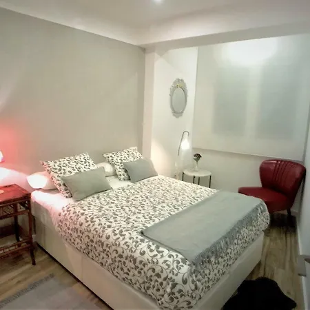 アパート 4 De Autor *