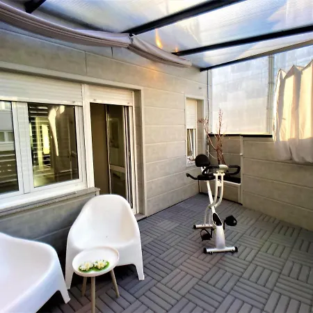 4 De Autor アパート *