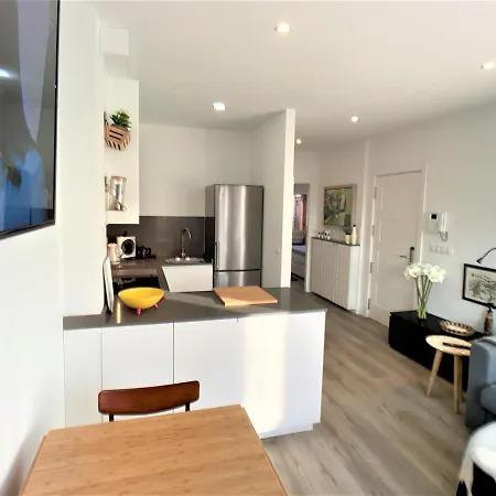 Apartment 4 De Autor